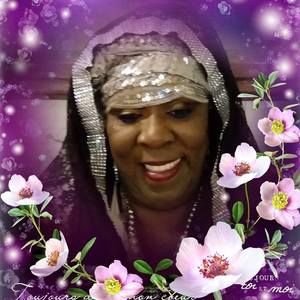 Meet your Posher, Khadijah